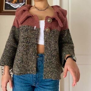 .Cardigan sweater with ruffled collar. Perfect for chilly weather. In E…
